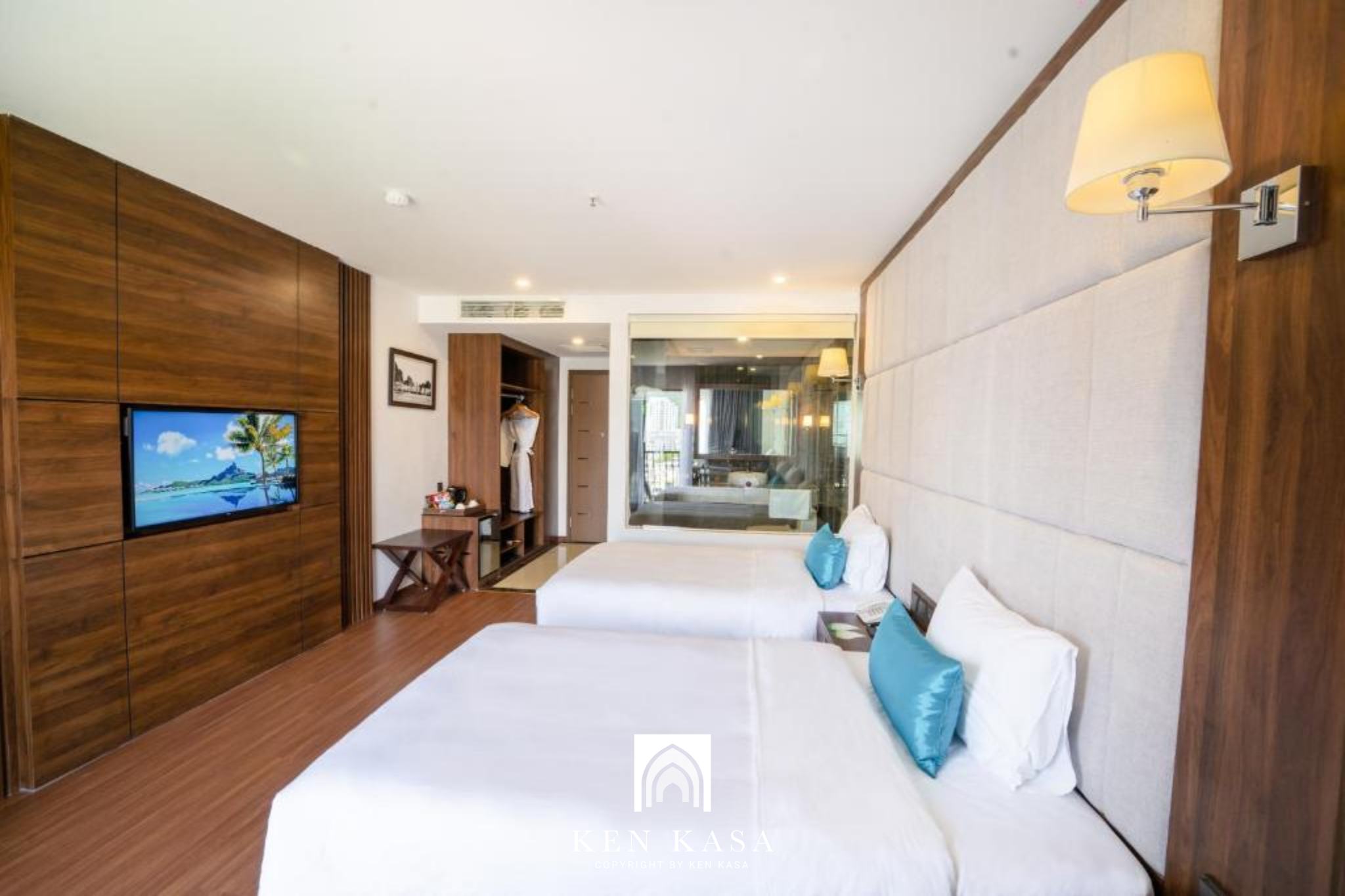 phòng deluxe của Paddington Hotel Halong Bayview